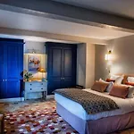La Petite Folie 3*