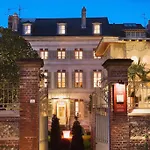 Bed & Breakfast La Petite Folie 3*