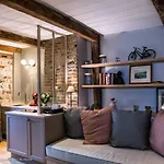 Bed & Breakfast La Petite Folie 3*