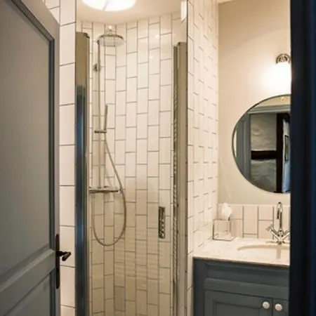 לינה וארוחת בוקר La Petite Folie הונפלר