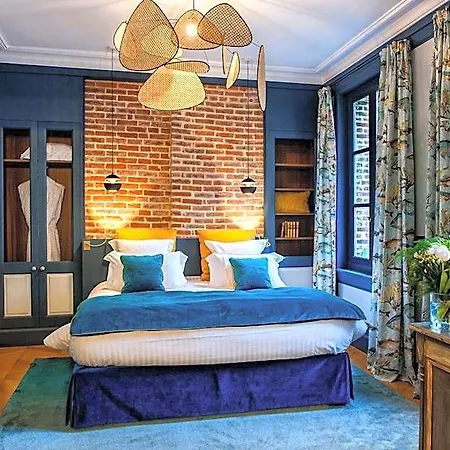 Bed & Breakfast La Petite Folie 3*