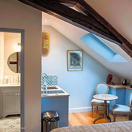 La Petite Folie Bed & Breakfast Honfleur