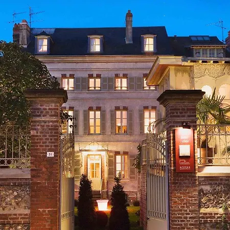 ベッド・アンド・ブレックファスト La Petite Folie 3*