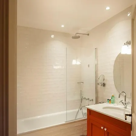 La Petite Folie לינה וארוחת בוקר