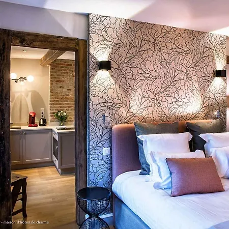 לינה וארוחת בוקר La Petite Folie הונפלר