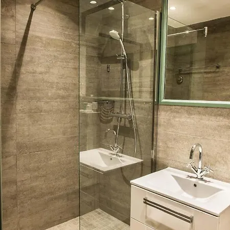 La Petite Folie לינה וארוחת בוקר